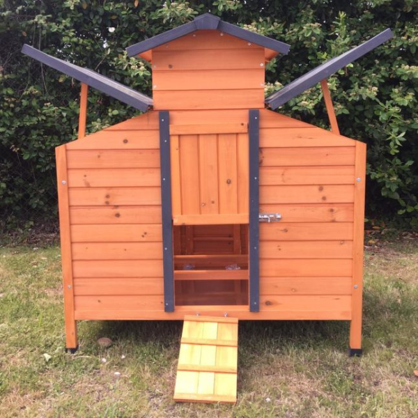 FSC Certified Wooden Chicken Coop for 4 to 6 Hens with Lift-Up Roof