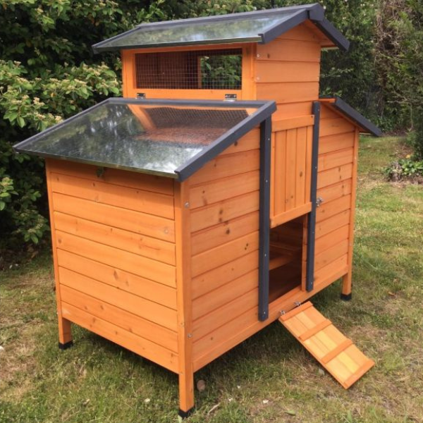 FSC Certified Wooden Chicken Coop for 4 to 6 Hens with Lift-Up Roof
